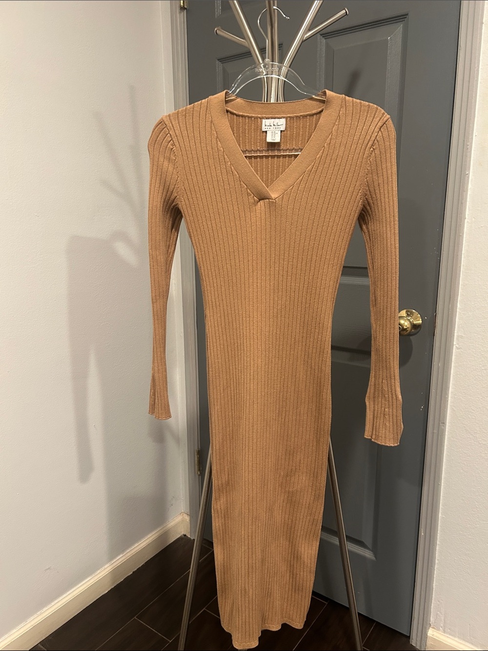 Nicole Miller Camel Ribbed V-Neck Long Sleeve Maxi Dress